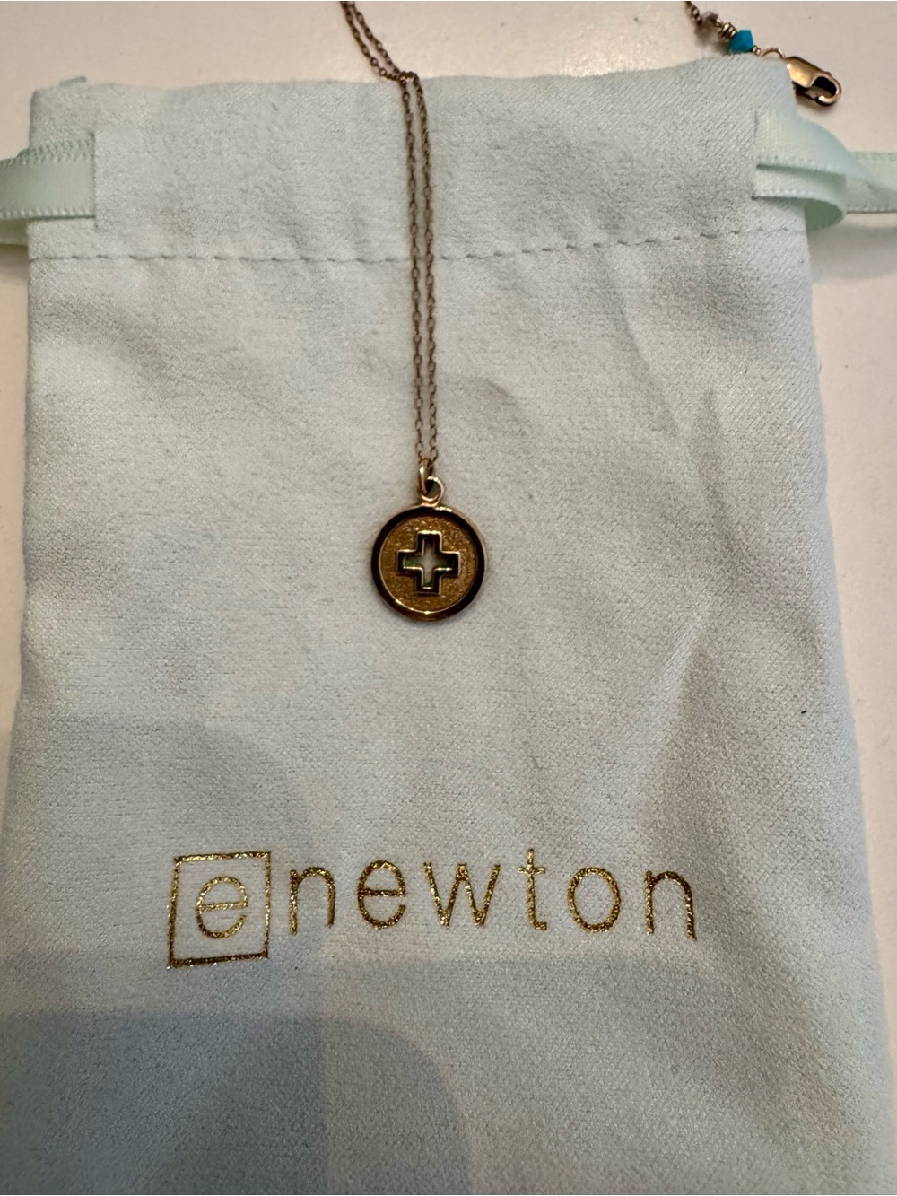 ❤️ eNewton Gold Cross Circle Pendant Necklace - Gold